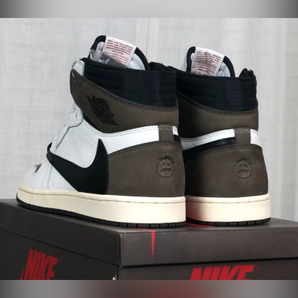 Jordan 1 High Travis Scott Reverse Mocha - Picture 2 of 4